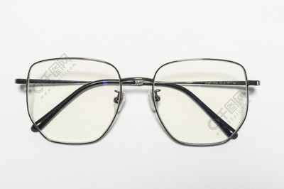 藍(lán)光防護(hù)與近視矯正 專業(yè)眼鏡產(chǎn)品實(shí)拍解析